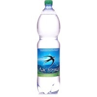 Вода Ласточка 1,5 л 1/6